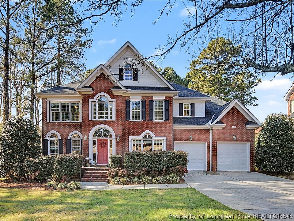 1st image of 129 Barons Run W