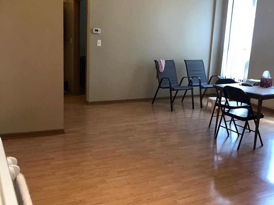 2nd image of 525 W 31st St #2