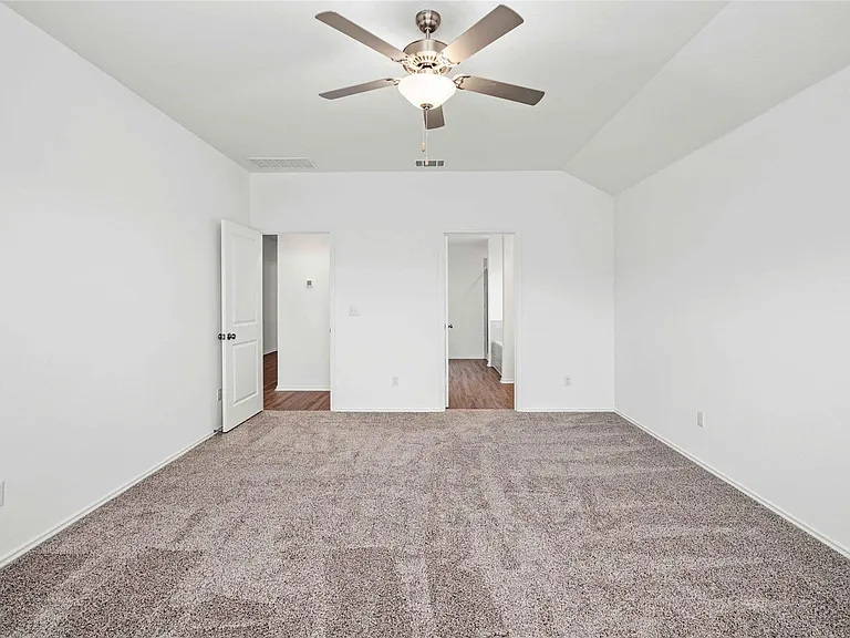 416 Escondido Cir — Photo 15