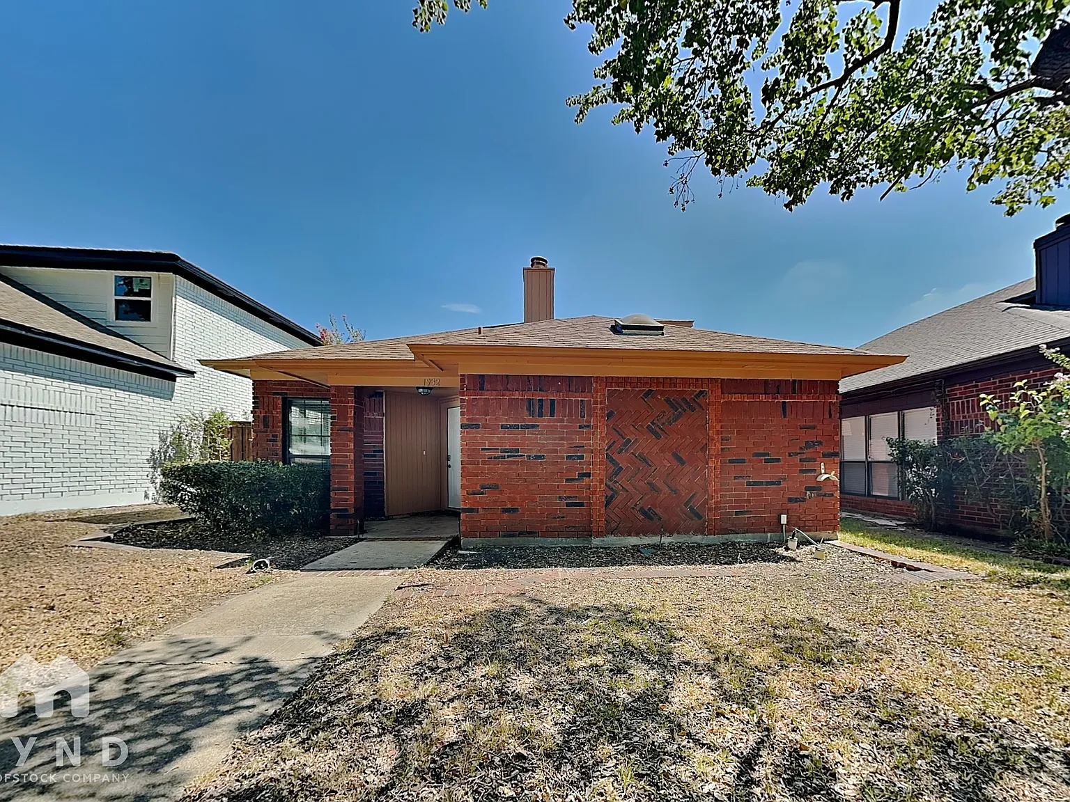 3 bed, 2.0 bath, 1484 sqft, $2,159 — Photo 1