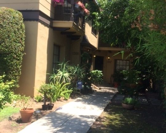 4th image of 1300 S Orange Dr