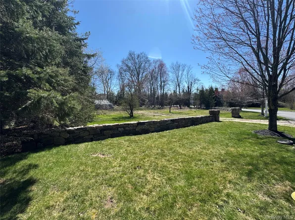 5 Stone Bridge Road, Purchase, NY 10577