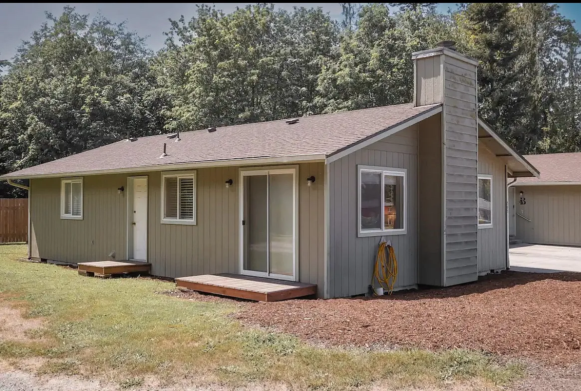 2 bed, 1.5 bath, 950 sqft, $1,800 — Photo 2