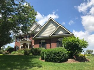 40W850 Stonecrest Dr, Elgin, IL 60124