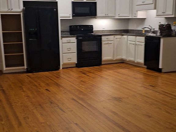 2nd image of 201 E Broad St #1