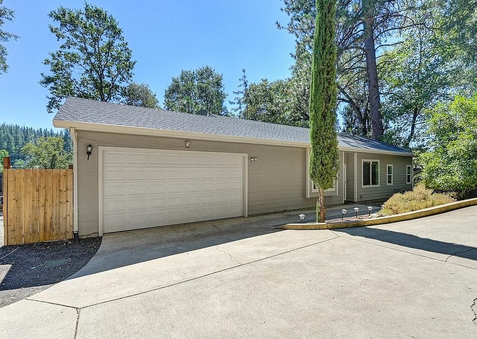 1st image of 1320 Village Ln