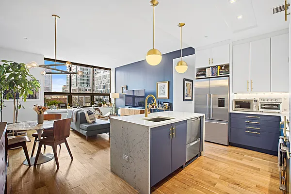 Sold by R New York | media 1