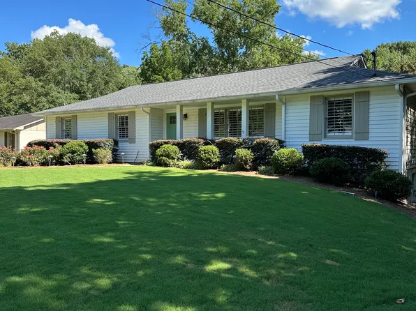 220 Thompson Pl, Roswell, GA 30075