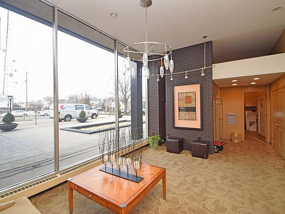4th image of 810 Matson Pl Unit 506