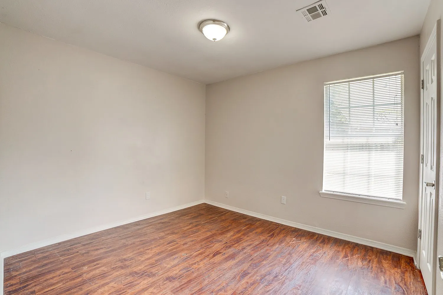 3 Bed | 2 Bath in Bixby! — Photo 3