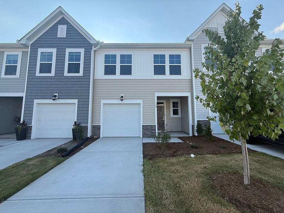1st image of 132 Tree Moss Ct
