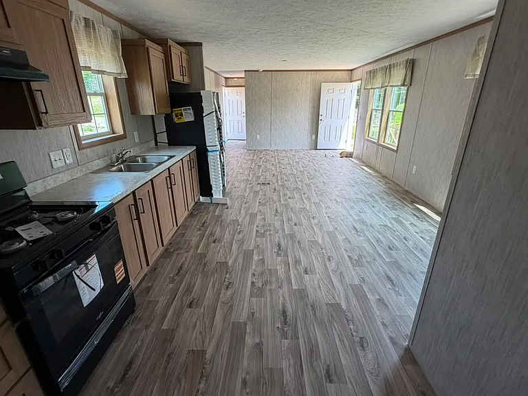 285 Brian Ln — Photo 2