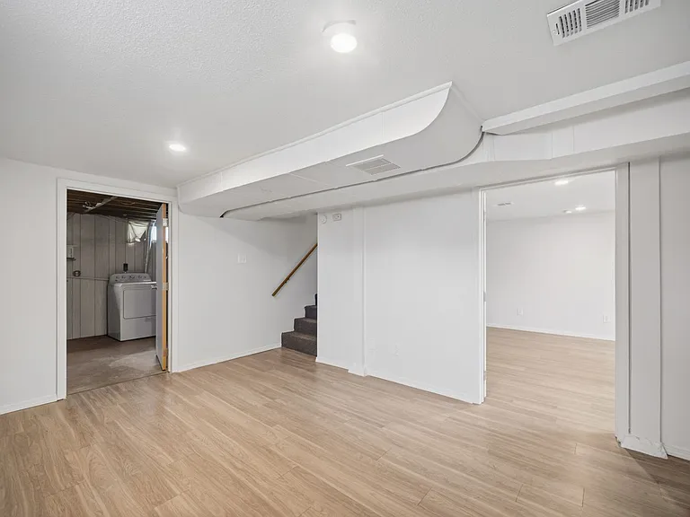2403 W Everett Ave — Photo 9
