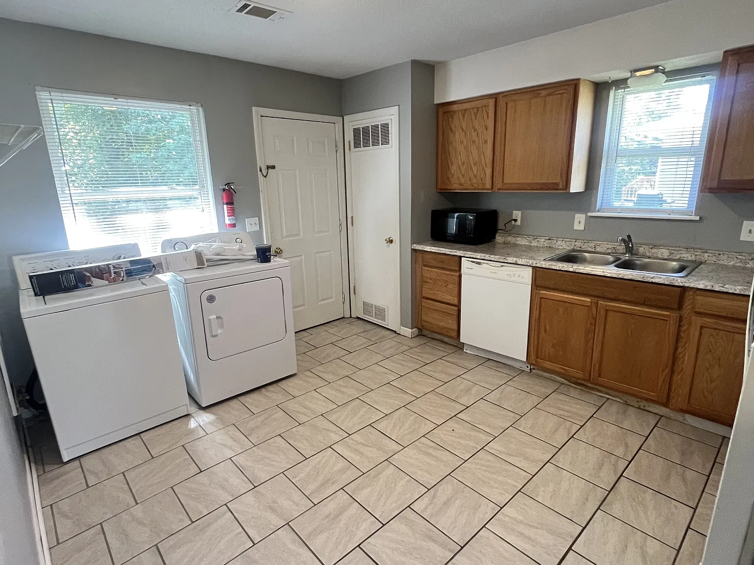 906 East Market Street - 4B — Photo 3