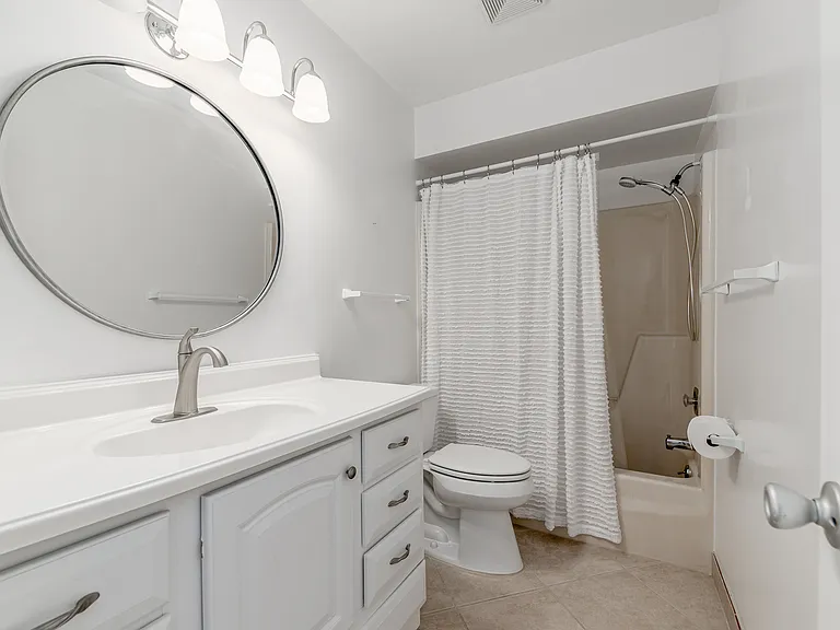 1225 NW 21st St #815 — Photo 14