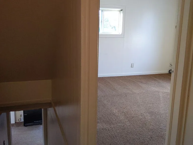 330 Howard Ave — Photo 37