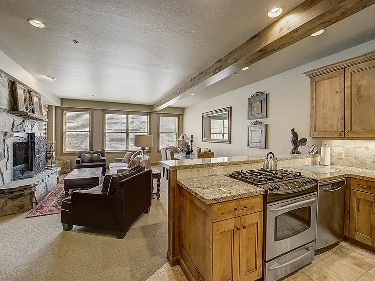 7580 Royal St E #21 — Photo 9