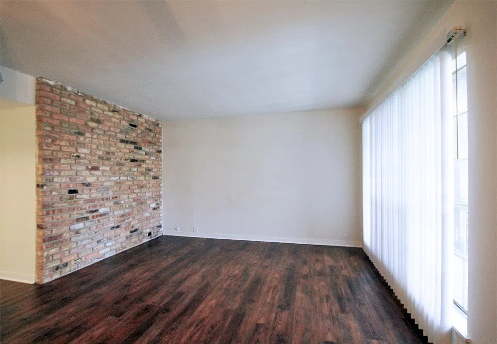 600 Heights Blvd. — Photo 3