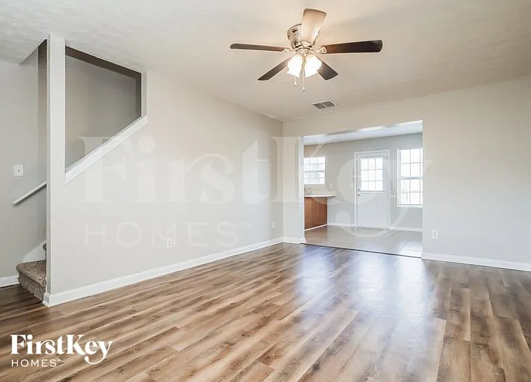 4030 Mission Way — Photo 3