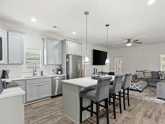 2nd image of 1332 Kensington Blvd