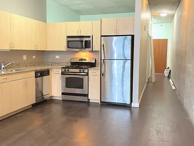 235 W Van Buren St #2521 — Photo 3