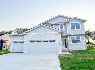1309 Timber Ridge Dr, Norwalk, IA 50211