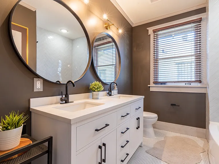 1477 Lyndale Ave — Photo 5