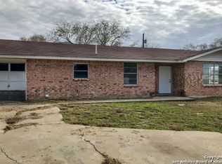 1406 Jim Gooch, Three Rivers, TX 78071