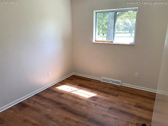 903 Roselawn Dr — Photo 9