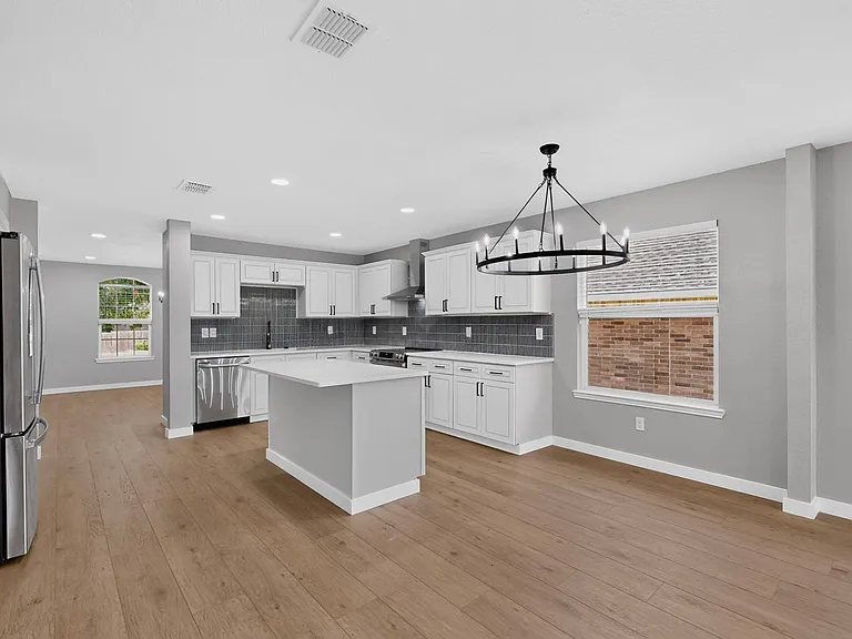 13291 Guerin Dr — Photo 18