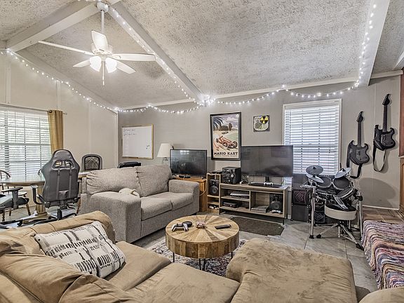 4th image of 1503 Medina Dr