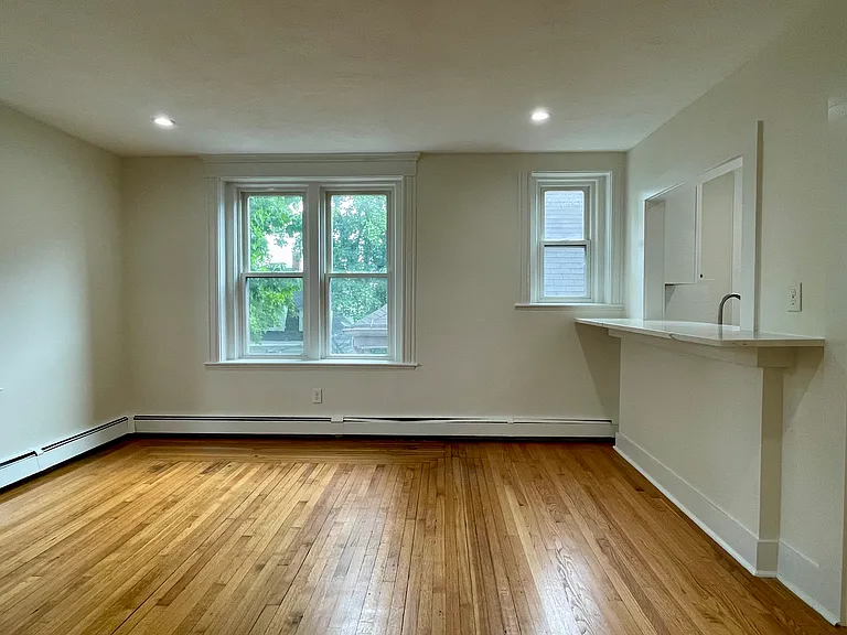 376 Washington St #1 — Photo 7