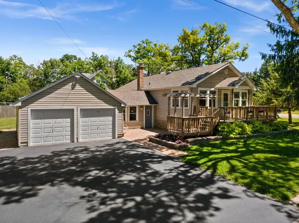 6N621 Watseka Ave, Saint Charles, IL 60174