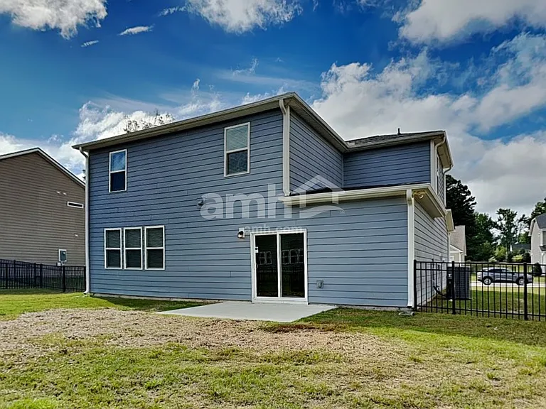 112 Pullen Dr — Photo 17