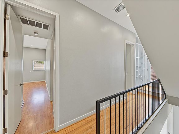5th image of 1909 Oakdale St