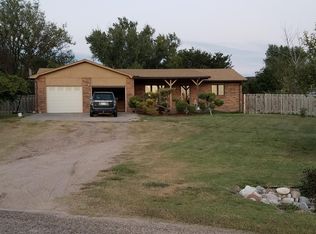 910 S Towns Blvd, Garden City, KS 67846
