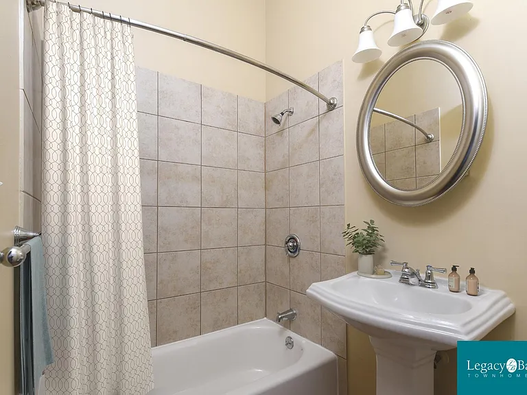 Legacy Bay Townhomes — Photo 24