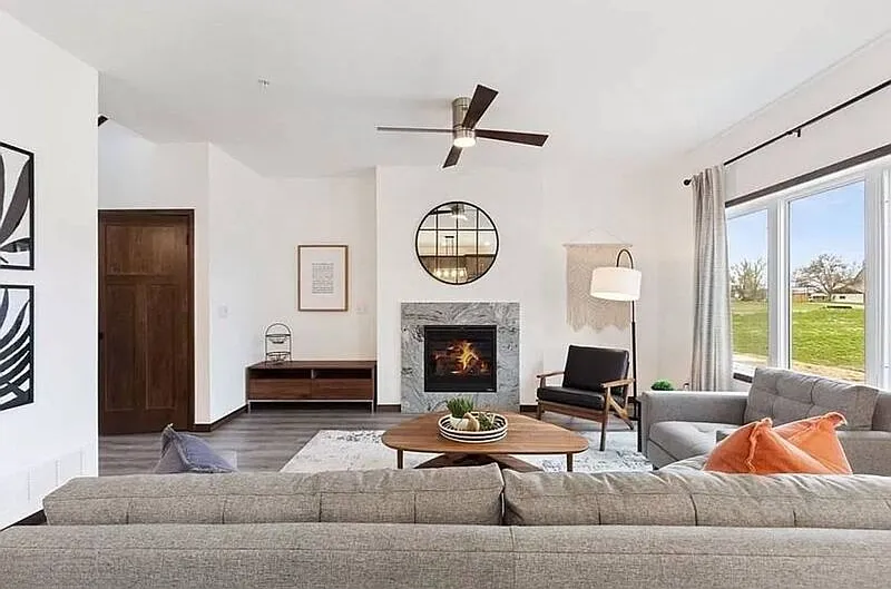 3 bed, 2.5 bath, 1726 sqft, $2,550 — Photo 4