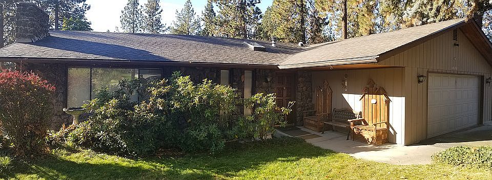 Charming Cottage from front.