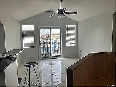 Outlook Ave — Photo 1