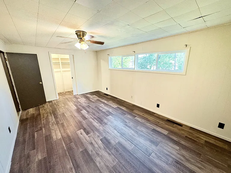 312 Jackson St — Photo 16