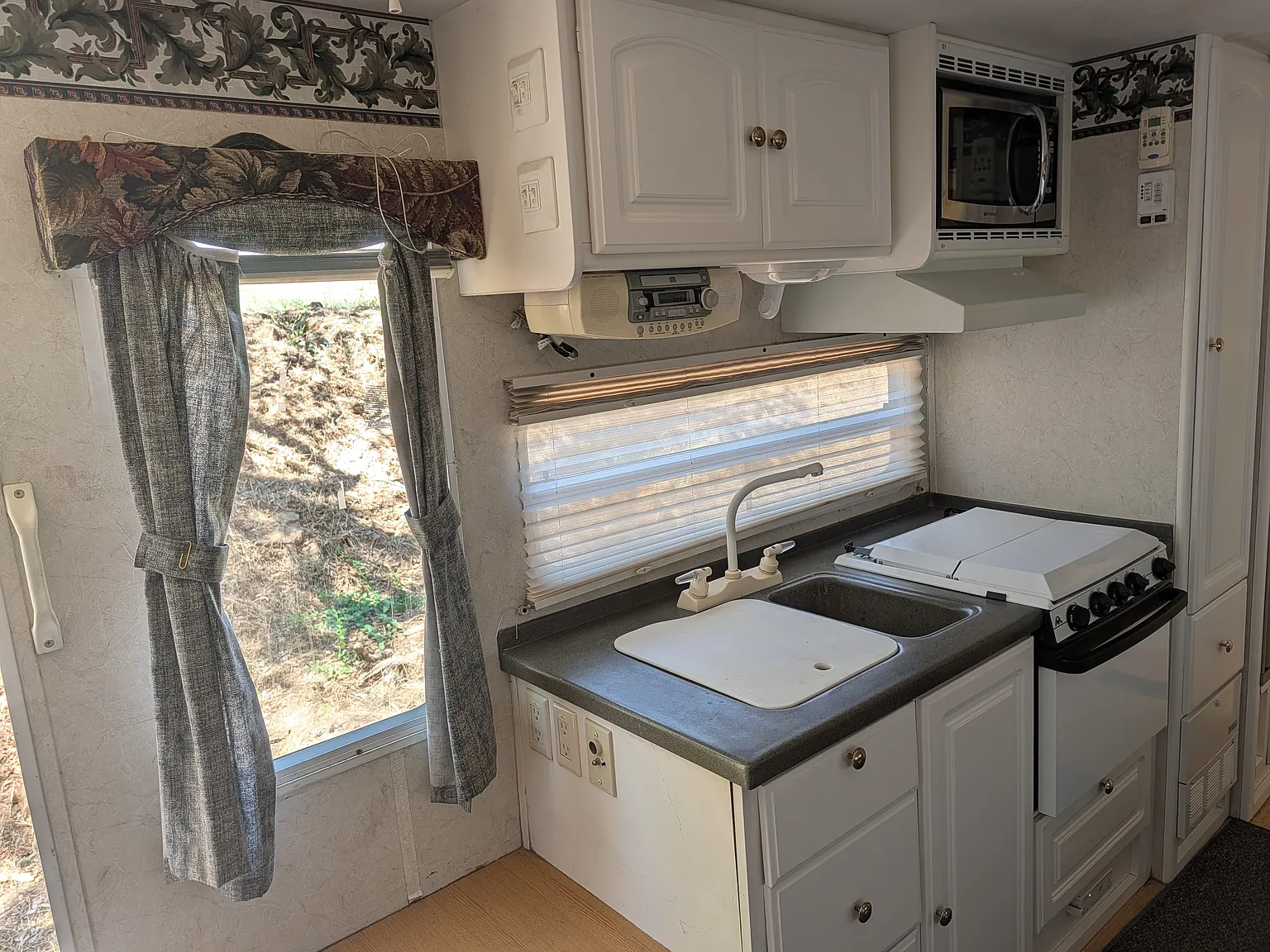 Studio, $695 — Photo 4