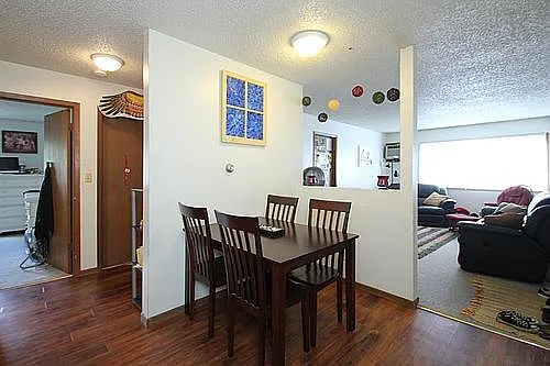 632 S Van Buren Street — Photo 2