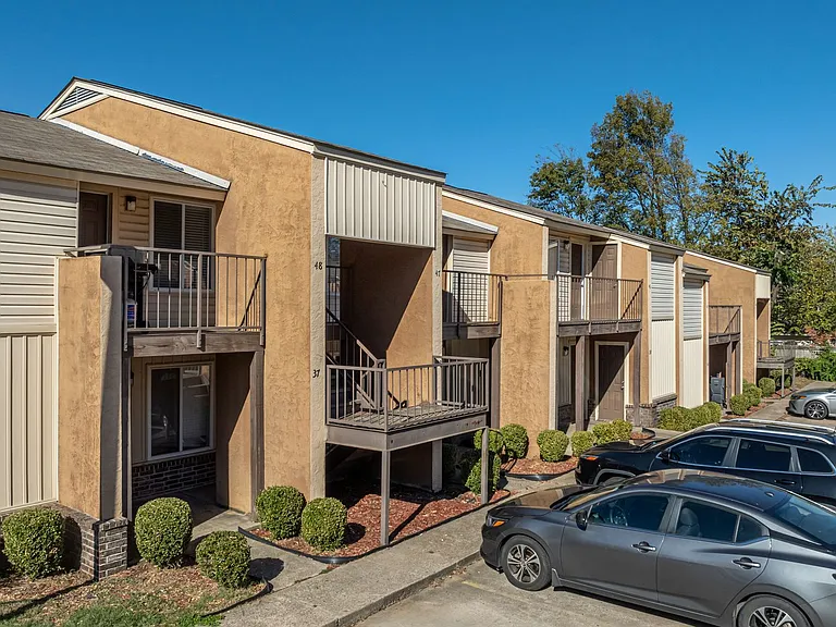 Pavilion Place Apartments — Photo 13