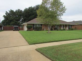 2521 N Waverly Dr, Bossier City, LA 71111