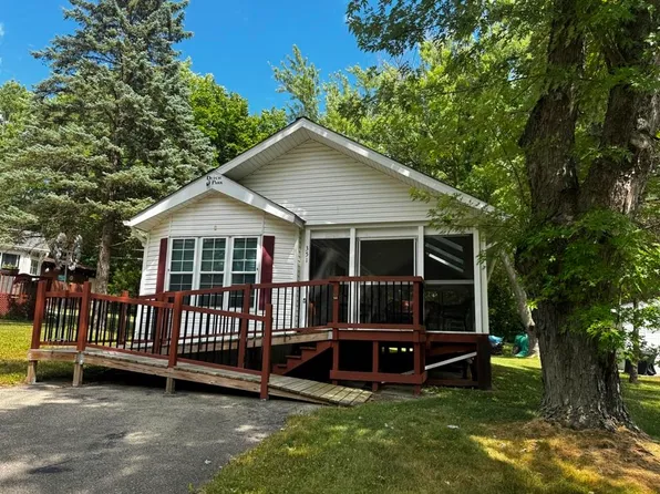 351 Skyline Dr, Edgerton, WI 53534