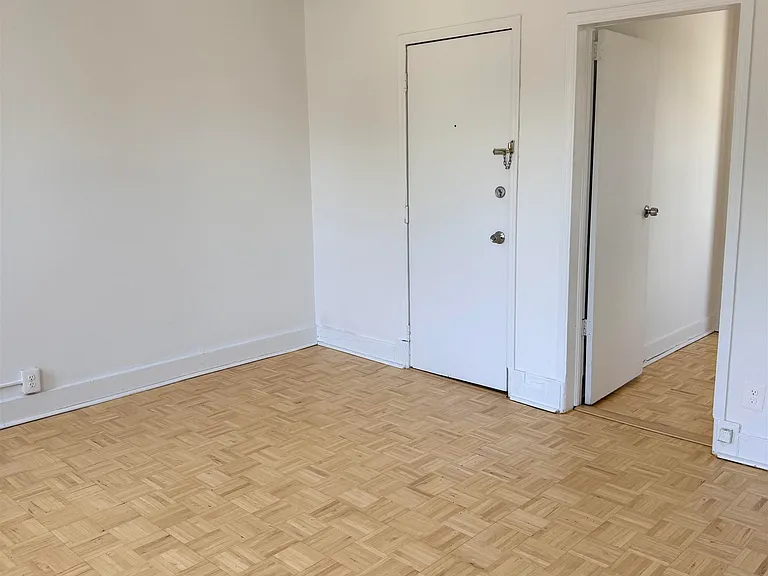 289 Bergen Ave #2 — Photo 9