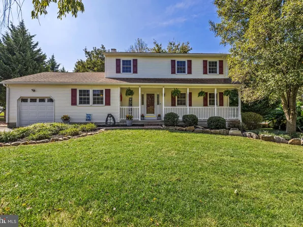 34 Academy Dr, Elkton, MD 21921