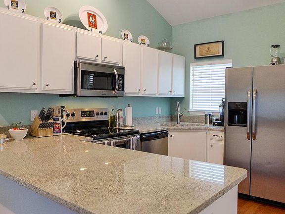 3rd image of 3918 Spicetree Dr