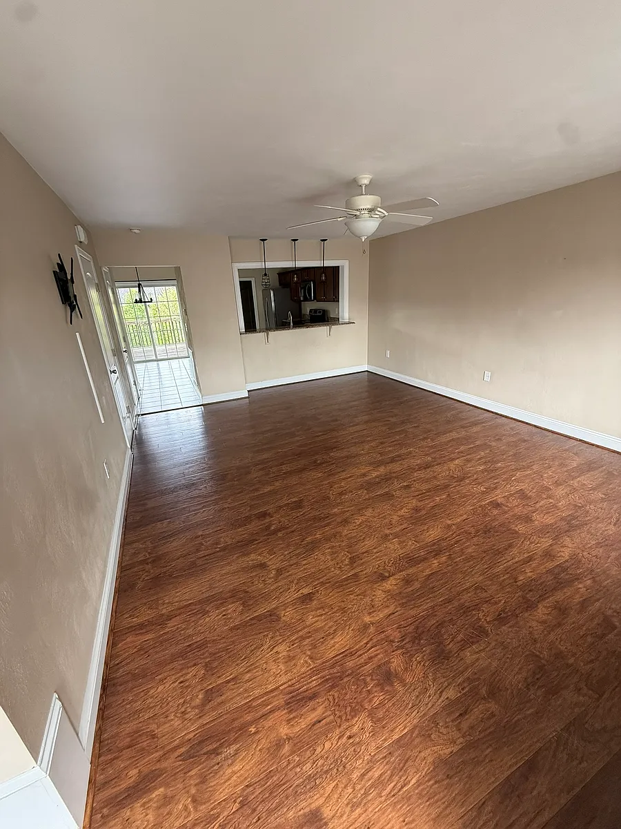 Building Photo - 6748 Village Green Dr